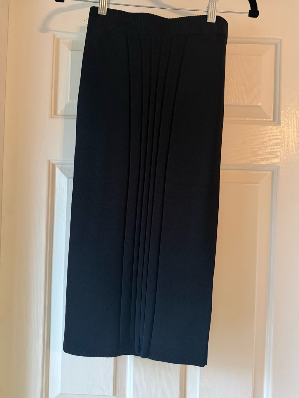 Good American NWOT Black Pleated Front Midi Skirt